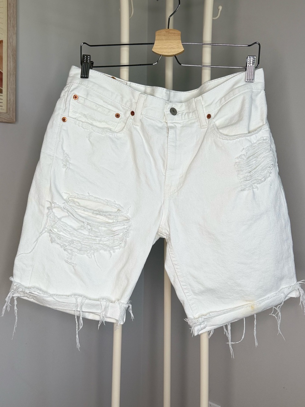 Levi's White Distressed Men's Denim Shorts